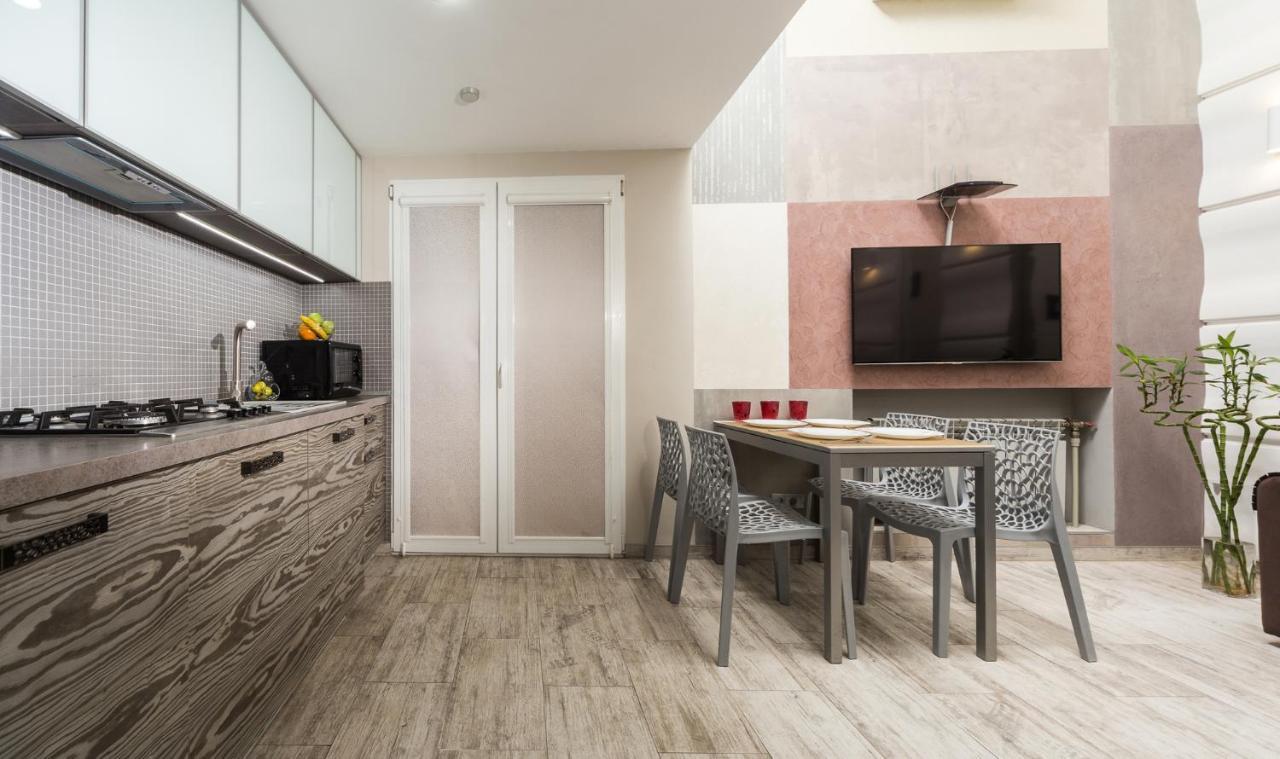 Langery Residence Central Apartments Odessa Ngoại thất bức ảnh
