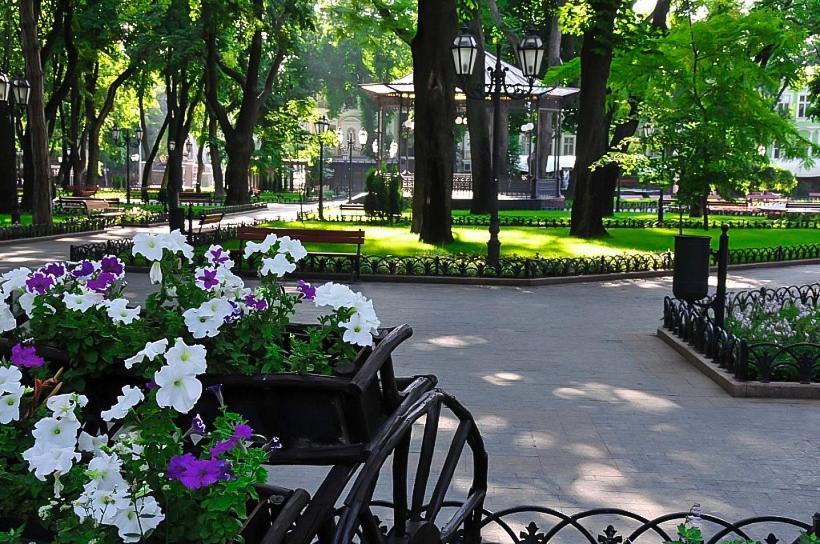 Langery Residence Central Apartments Odessa Ngoại thất bức ảnh