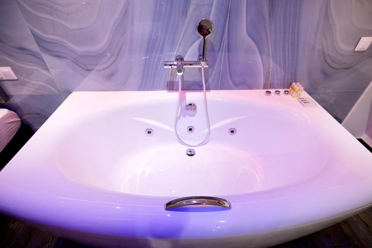 Langery Residence Central Apartments Odessa Ngoại thất bức ảnh